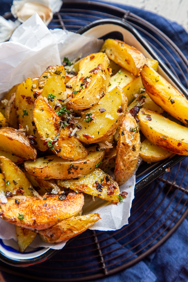 Crispy Garlic Parmesan Oven Fries: A Flavorful Upgrade